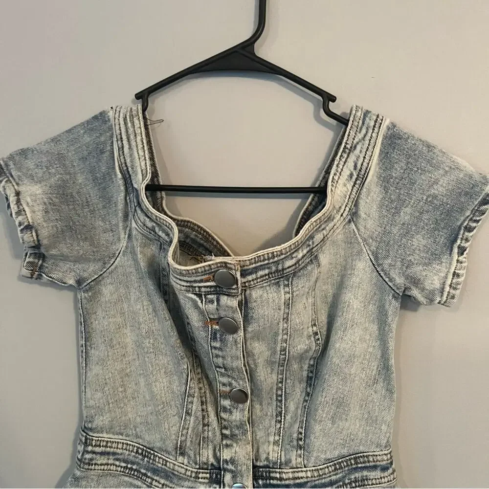 NWT Shoe Dazzle Denim Mini Dress Size Medium Measures Like XS Button Down - Picture 3 of 9